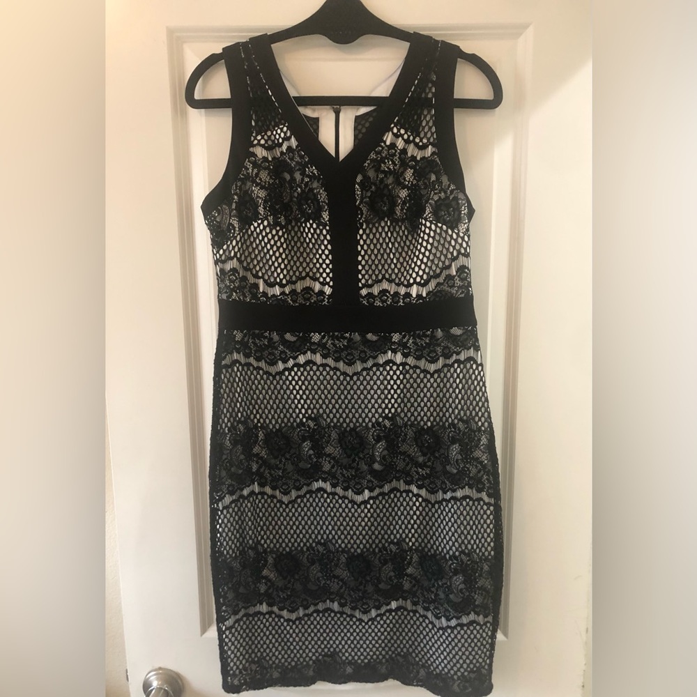 🖤 Classy Sleeveless V-neck Cocktail Dress